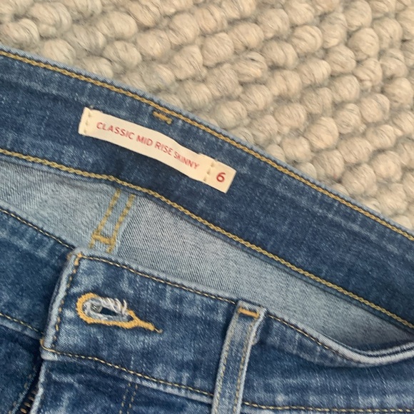 Levi’s Classic Mid-Rise Skinny size 6 - great condition! - Picture 2 of 5